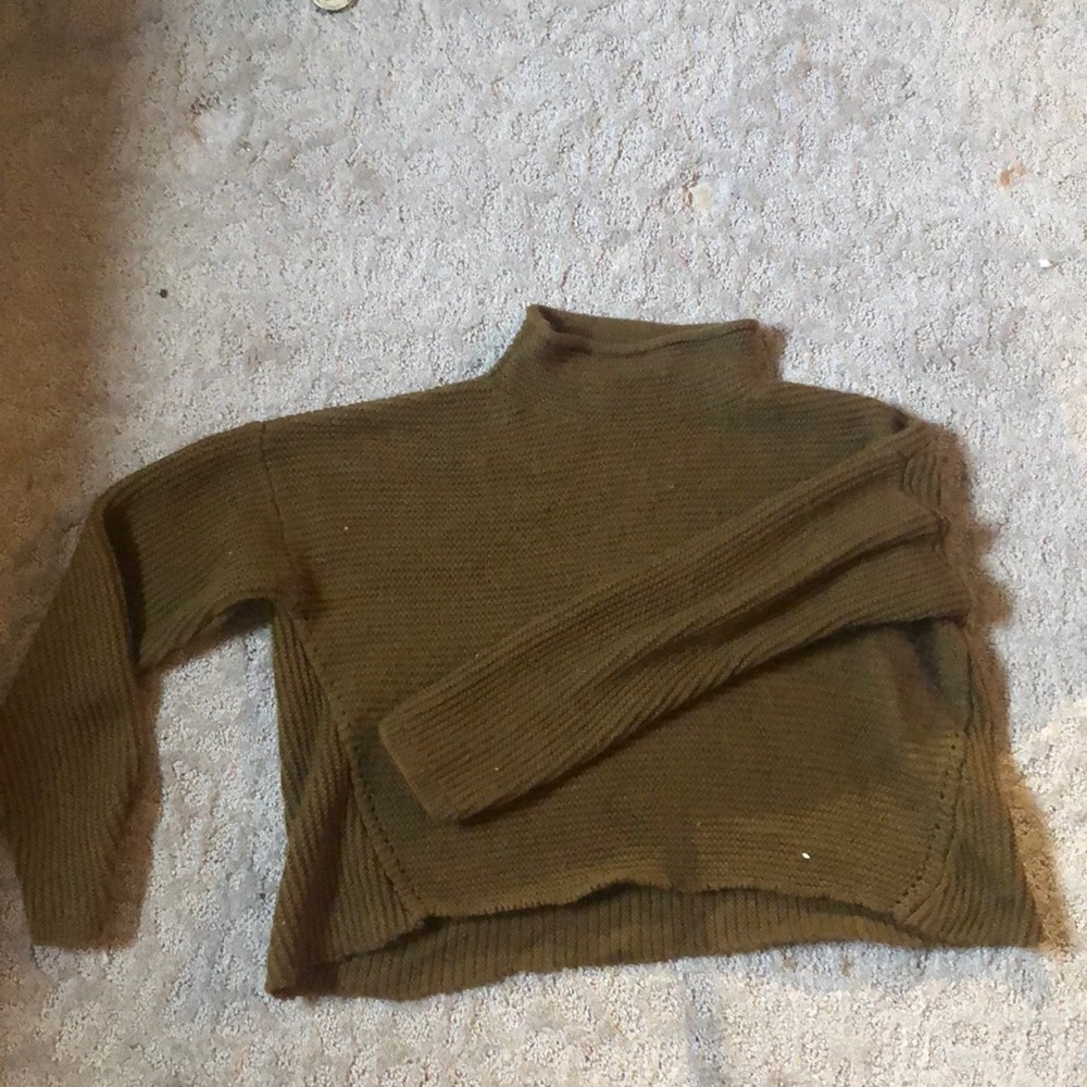 Ribbed Turtleneck Cropped Olive Sweater